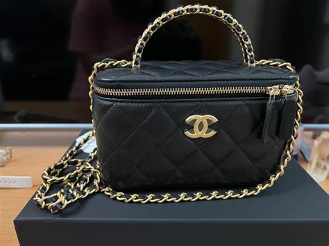 chanel small vanity case 2022